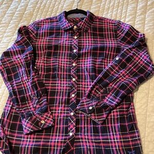 Talbots women’s plaid blouse. Long roll-up sleeves. 100% cotton.
